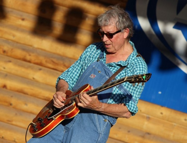 Founder of the 1960s Paul Butterfield Blues Band and known for ‘76 hit “Fooled Around and Fell In Love,” Elvin Bishop took the stage again Thursday night for a show that nearly packed the Frontier Stage.