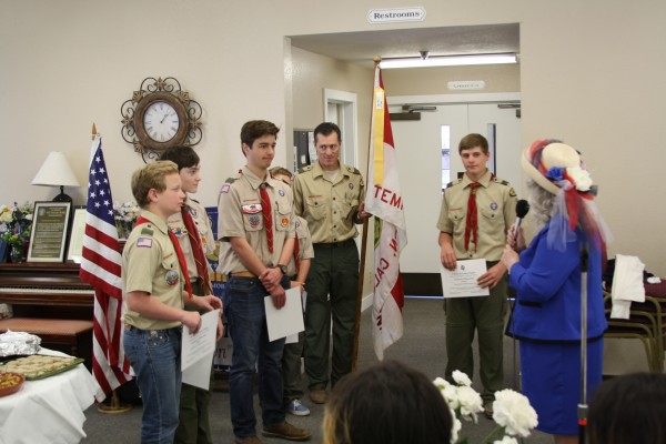 Troop 434 receiving certificates from Donna Cohen
