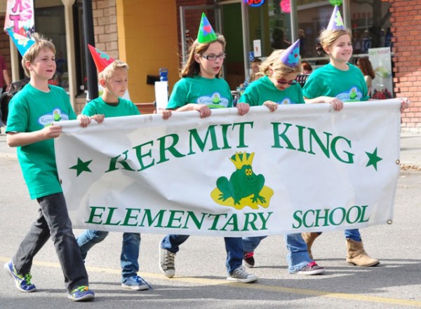 Students from Kermit King march along the parade route.