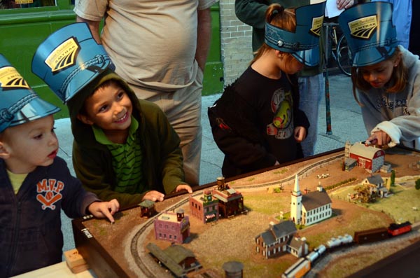 Kids-and-model-trains