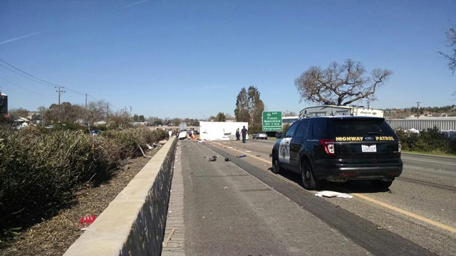 CHP respond to an accident on northbound Highway 101. Photo by Paco Guzman.