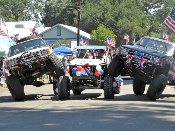 Talented drivers from the SLO 4 Wheelers stacked their tires to create an impressive pyramid of vehicles. 