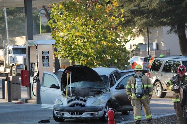 Crews extinguish vehicle fire in 7/11 parking lot 