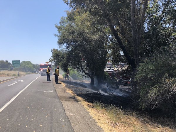 Crews contain vegetation fire off of Highway 101 
