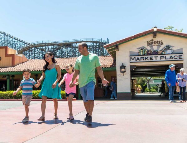 Knotts Berry Farm reopening