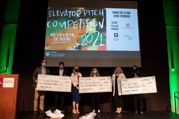 Student entrepreneurs win prizes for innovative ideas at Elevator Pitch Competition