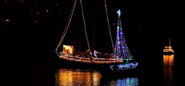 lighted boat parade 3