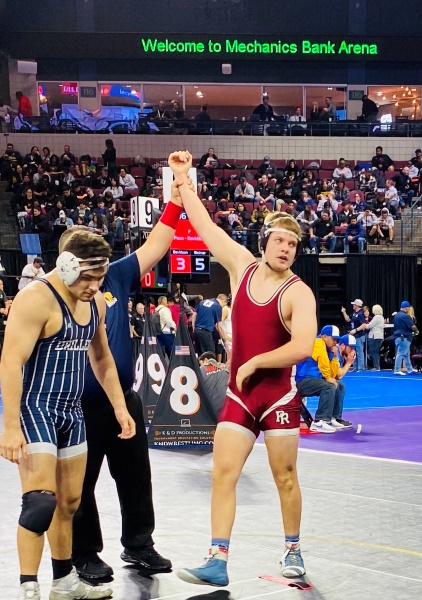 Two high school wrestlers make strong showing at tournament 