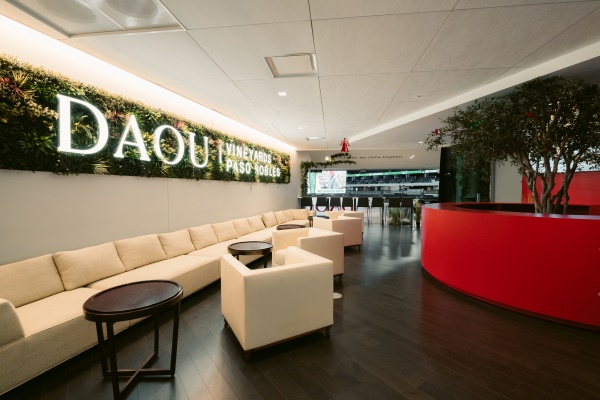 DAOU and The Milwaukee Bucks Announce NBA Partnership with Launch of Private Lounge (3)
