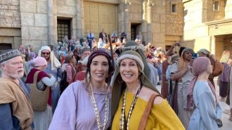 SLO County locals play extras in historical drama